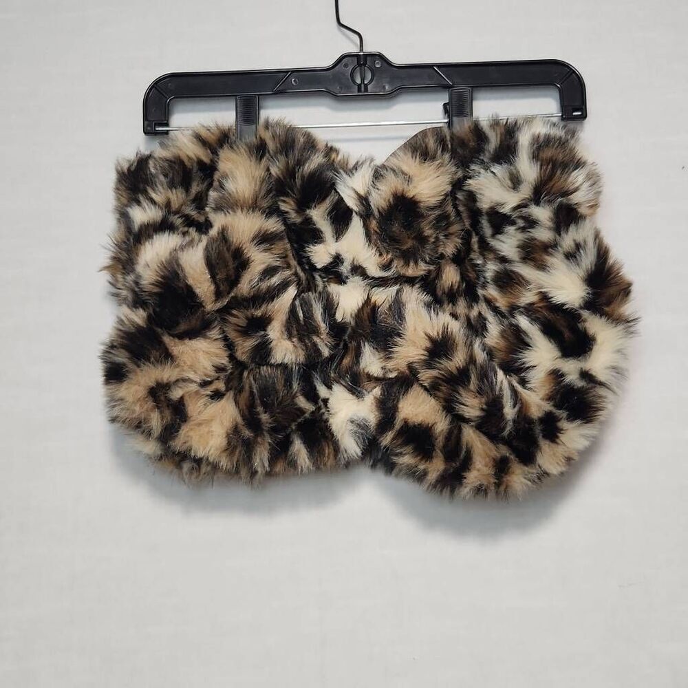 Red by Saks Fifth Avenue Women's One Size Leopard Print Acrylic Scarf